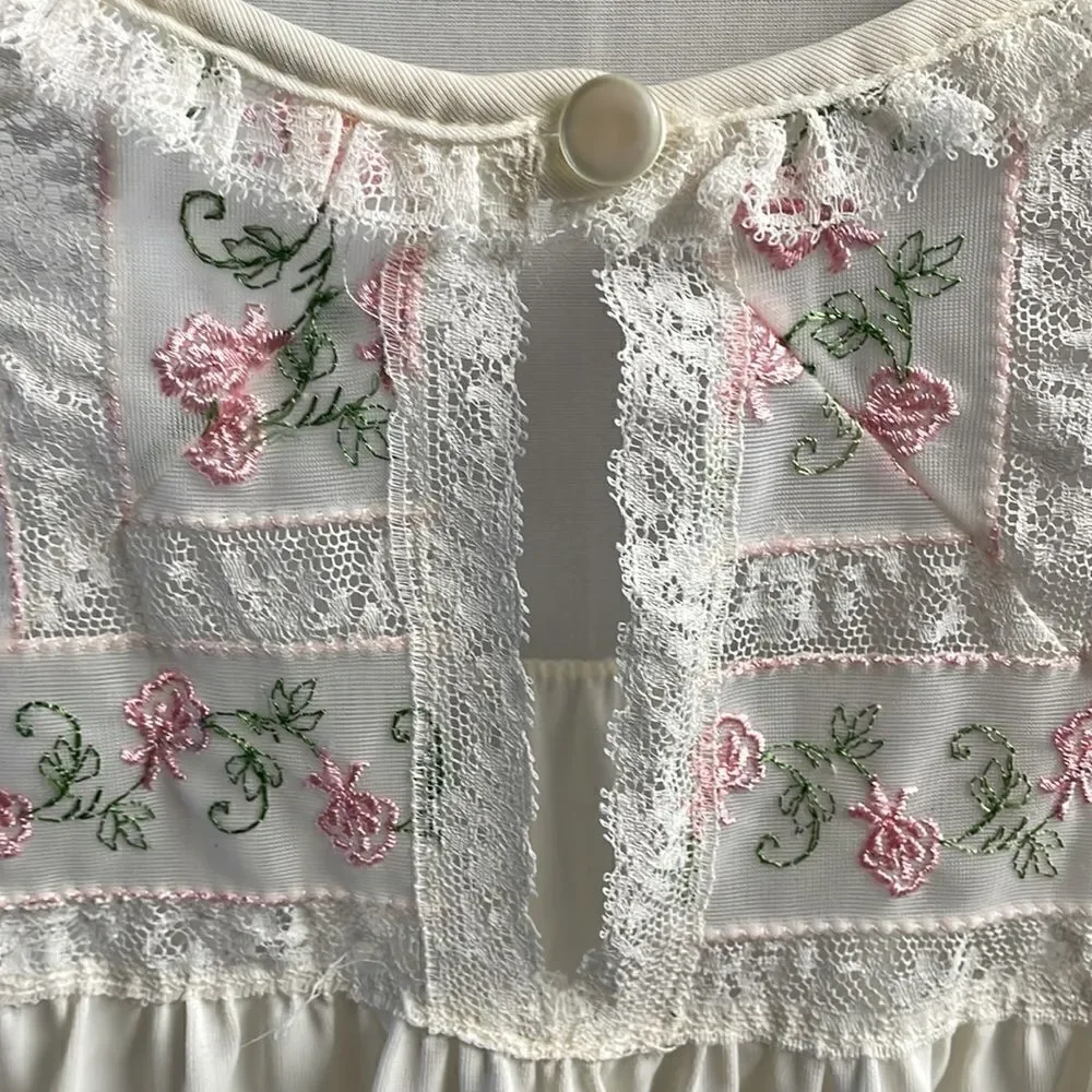 Komar Dainty Night Gown, Lace & Tiny Pink Roses&Greenery,Size Average L,Vintage